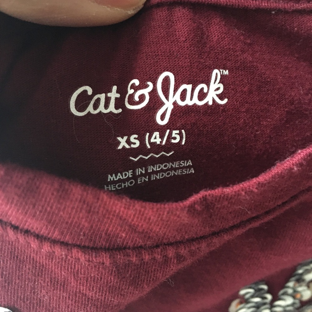 Cat & Jack girls XS 4T Reindeer Sequins top in Cranberry - Picture 3 of 5